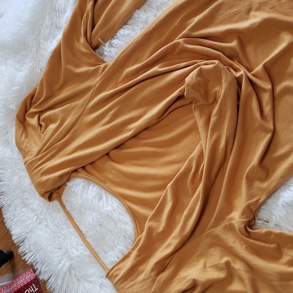 Young Fabulous and Broke Dress, Backless Asymmetrical Skirt Long Sleeved Size S - Picture 12 of 14